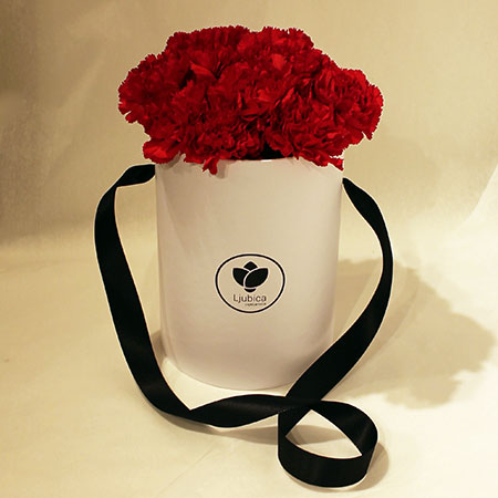 Crveni karanfili flower box B - cvjecarnicaljubica.com
